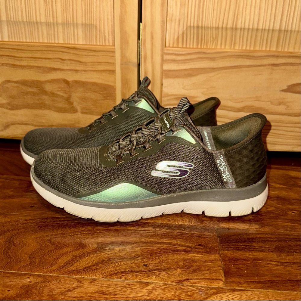 Skechers Women’s Slip-Ins Summit Athletic Shoes in Olive, size 8